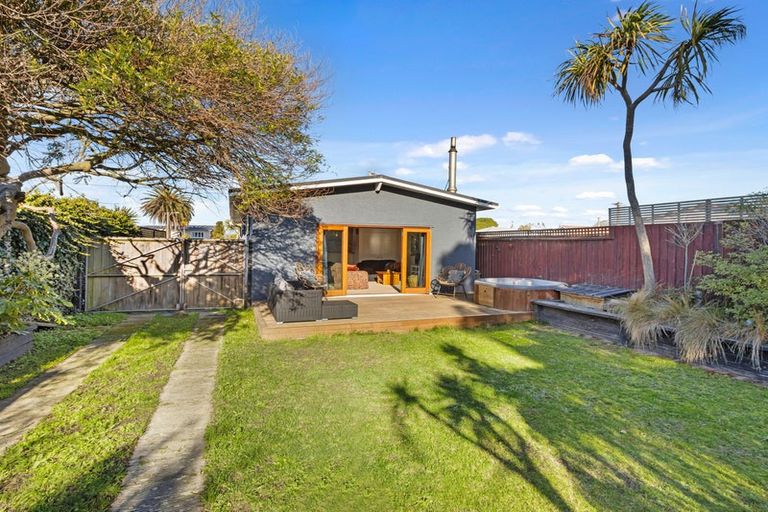 Photo of property in 22 Pacific Road, North New Brighton, Christchurch, 8083