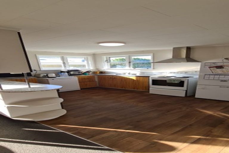 Photo of property in 296 Main Road, Tawa, Wellington, 5028