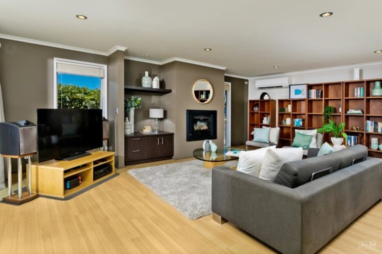 Photo of property in 10 Maple Lane, Huapai, Kumeu, 0810