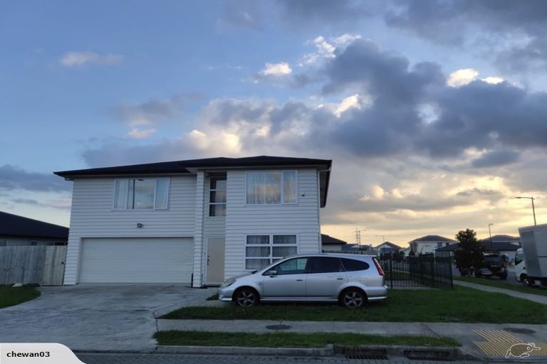 Photo of property in 10 Peerless Avenue, Takanini, 2112