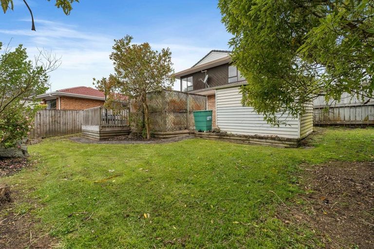 Photo of property in 1 Lexington Drive, Botany Downs, Auckland, 2010