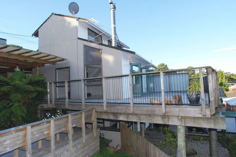 Photo of property in 81 College Road, Northcote, Auckland, 0627