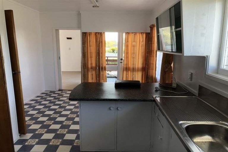 Photo of property in 1 Glenmore Road, Pakuranga Heights, Auckland, 2010