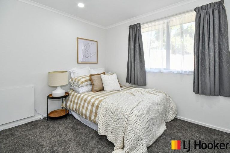 Photo of property in 8a Norman Close, The Gardens, Auckland, 2105