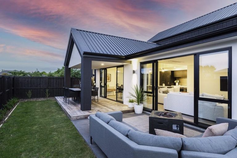 Photo of property in 215 Cavendish Road, Casebrook, Christchurch, 8051