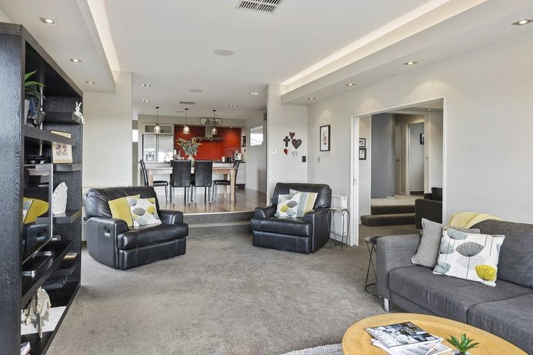 Photo of property in 11 Sasaram Lane, Cashmere, Christchurch, 8022