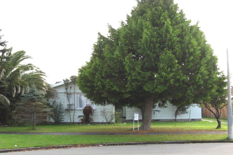 Photo of property in 23 La Perouse Place, Northcote, Christchurch, 8052