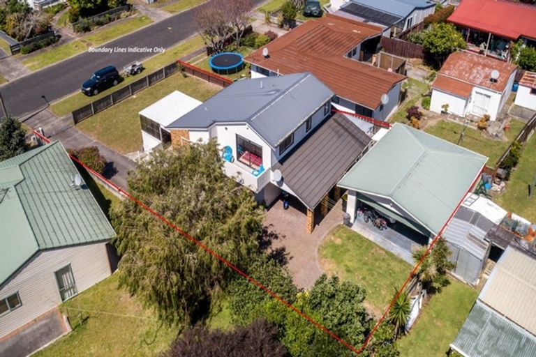 Photo of property in 113 Lorraine Place, Whangamata, 3620