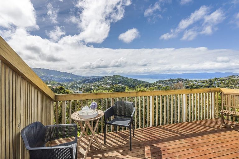 Photo of property in 3a Oldham Way, Crofton Downs, Wellington, 6035