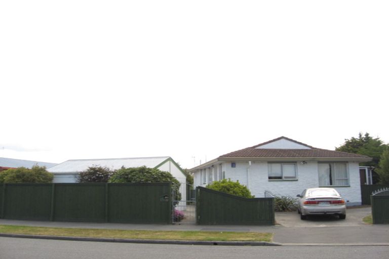 Photo of property in 15 Chadbury Street, Parklands, Christchurch, 8083