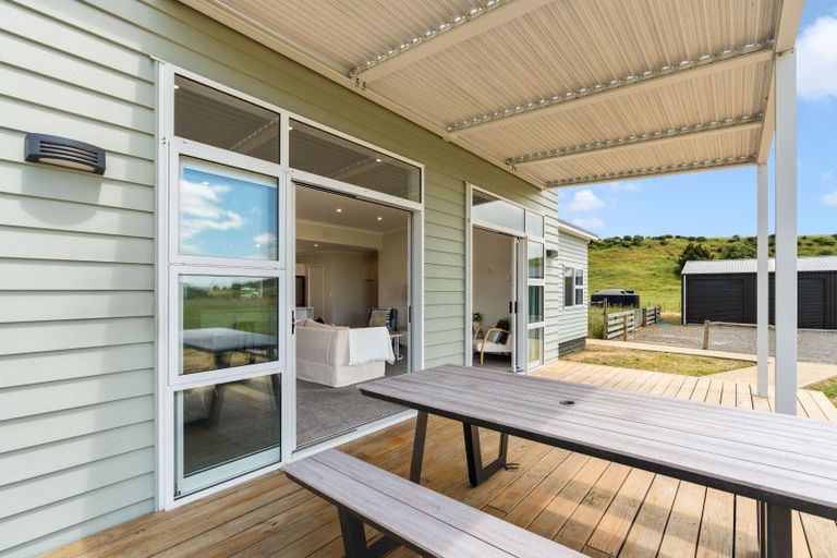Photo of property in 117e Ruakokoputuna Road, Ruakokoputuna, Martinborough, 5781