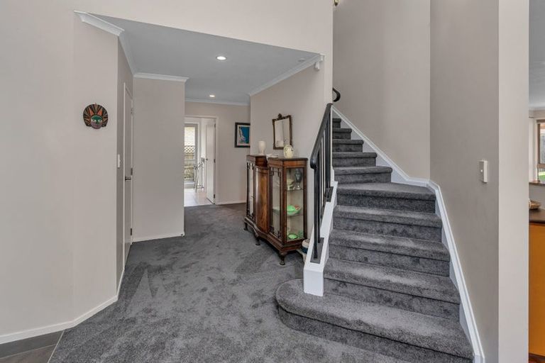 Photo of property in 9 Paradise Point Place, One Tree Point, 0118