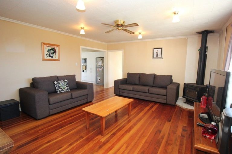 Photo of property in 12 Standish Street, Inglewood, 4330