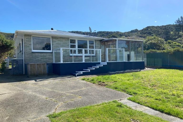 Photo of property in 54 Holland Street, Wainuiomata, Lower Hutt, 5014