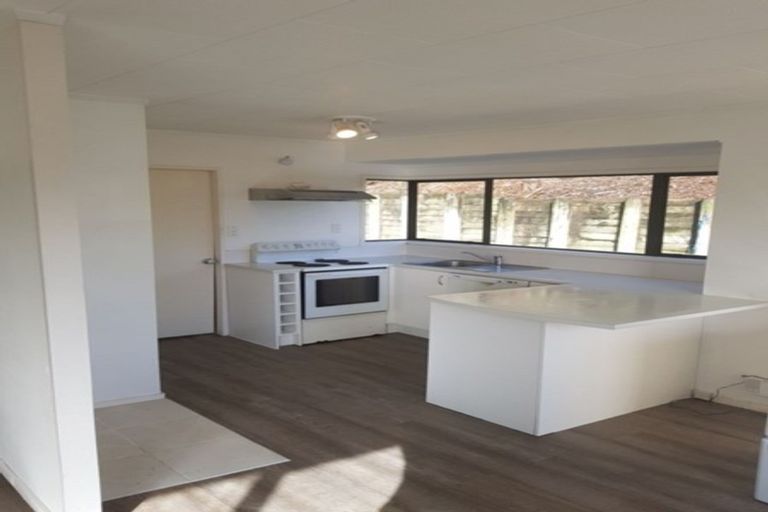 Photo of property in 2/21 Walnut Lane, Browns Bay, Auckland, 0630