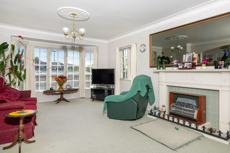 Photo of property in 1/27 Nui Mana Place, Te Atatu South, Auckland, 0610