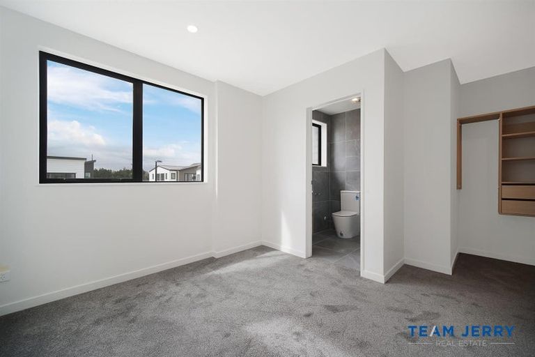 Photo of property in 35 Survila Street, Papakura, 2110