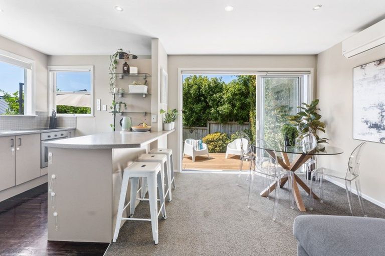 Photo of property in 2/62 Salisbury Road, Birkdale, Auckland, 0626