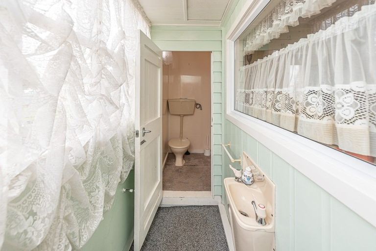 Photo of property in 35 Abbot Street, Gonville, Whanganui, 4501