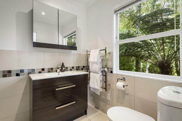 Photo of property in 1/72 Roseberry Avenue, Birkenhead, Auckland, 0626