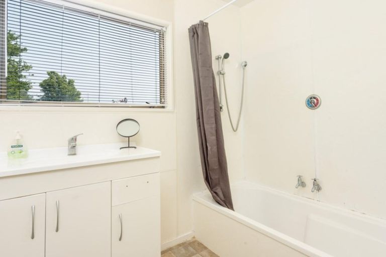 Photo of property in 2/5 Burns Street, Gate Pa, Tauranga, 3112