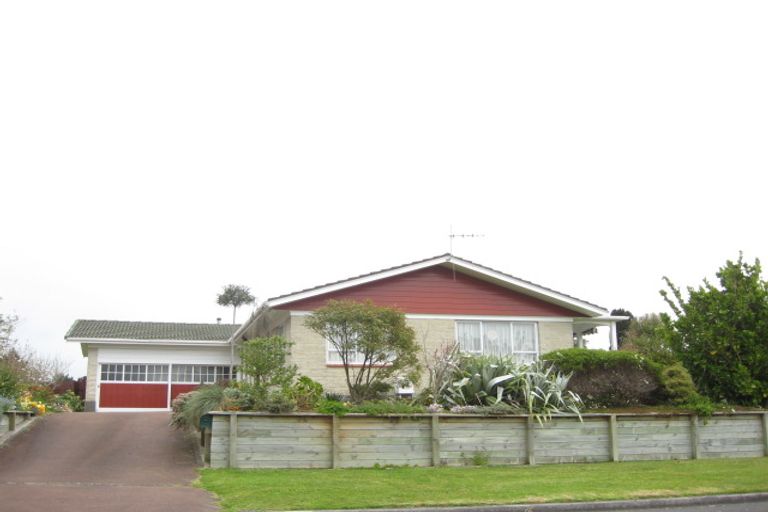 Photo of property in 54 Wairau Road, Oakura, 4314