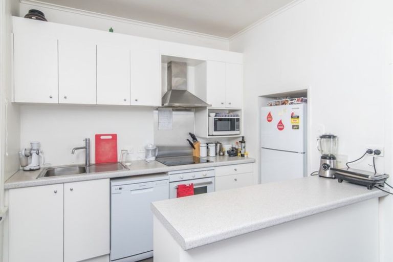 Photo of property in 77 Majoribanks Street, Mount Victoria, Wellington, 6011