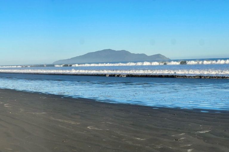 Photo of property in 31 Rodney Avenue, Te Horo Beach, Otaki, 5581