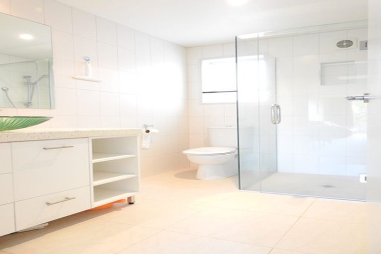 Photo of property in 31 Mcmillan Place, Mellons Bay, Auckland, 2014