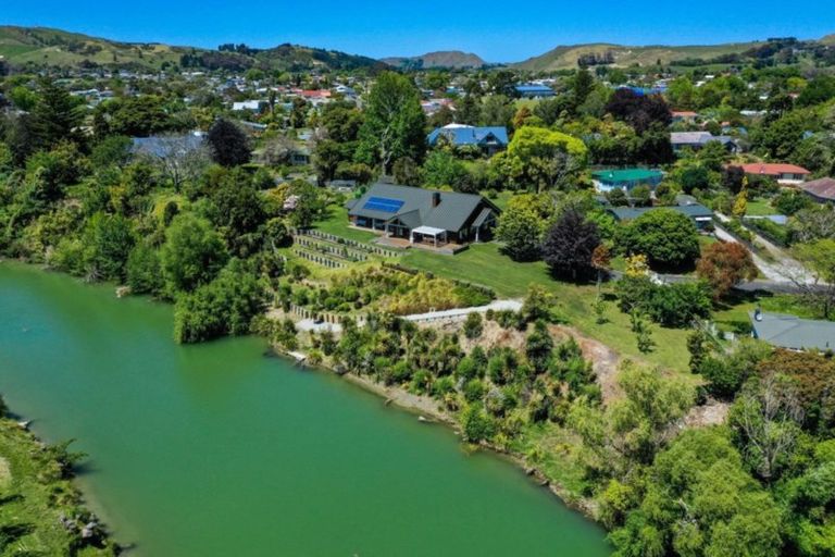 Photo of property in 33 Marian Drive, Inner Kaiti, Gisborne, 4010