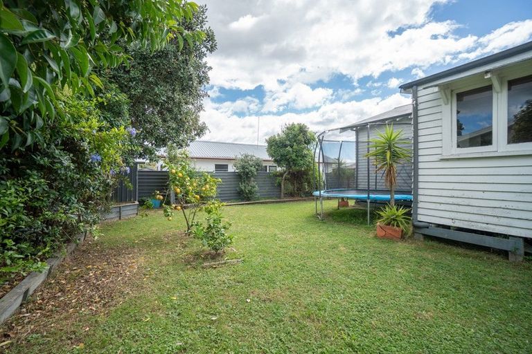 Photo of property in 25 Tiller Close, Kelvin Grove, Palmerston North, 4414