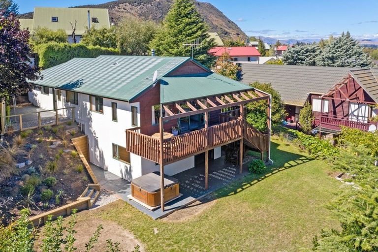 Photo of property in 9 Mount Iron Drive, Wanaka, 9305