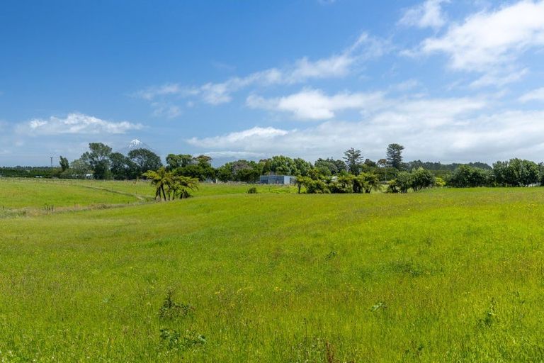 Photo of property in 1329 Devon Road, Brixton, Waitara, 4382