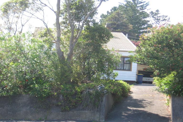 Photo of property in 33 Mahara Avenue, Birkenhead, Auckland, 0626