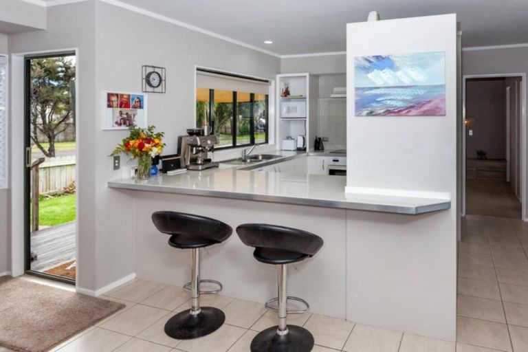 Photo of property in 2 Morcom Drive, Cooks Beach, Whitianga, 3591