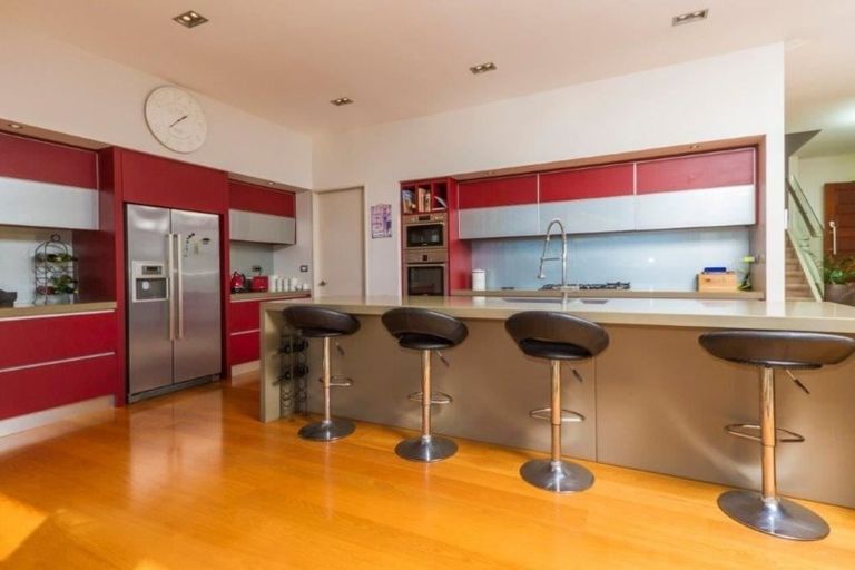 Photo of property in 121 Wade River Road, Stanmore Bay, Whangaparaoa, 0932