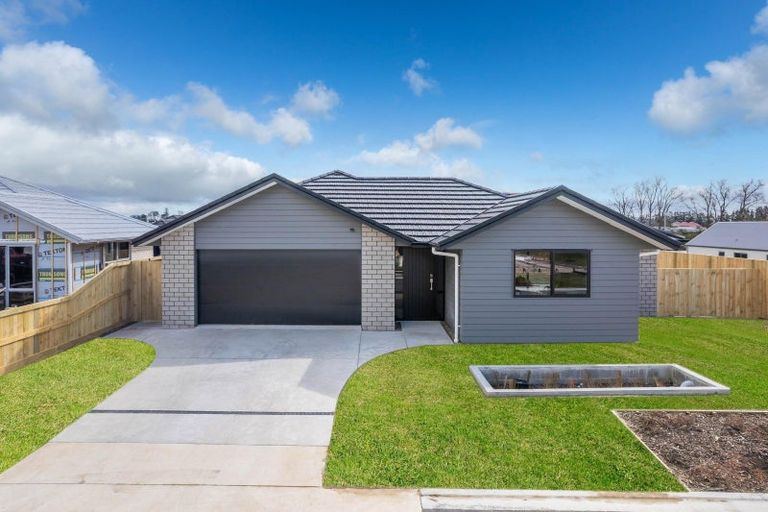 Photo of property in 15 Pukaki Place, Baverstock, 3200