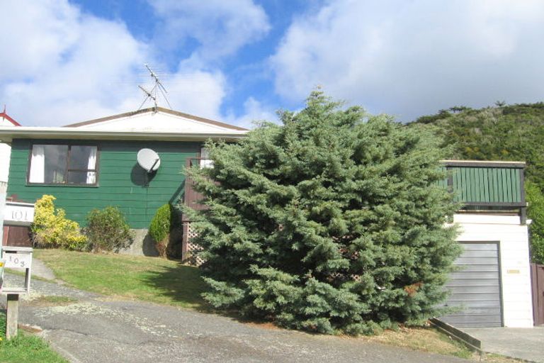 Photo of property in 105 Hazlewood Avenue, Karori, Wellington, 6012