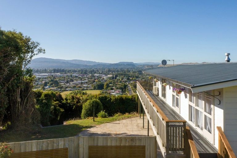 Photo of property in 25 Russell Crescent, Western Heights, Rotorua, 3015