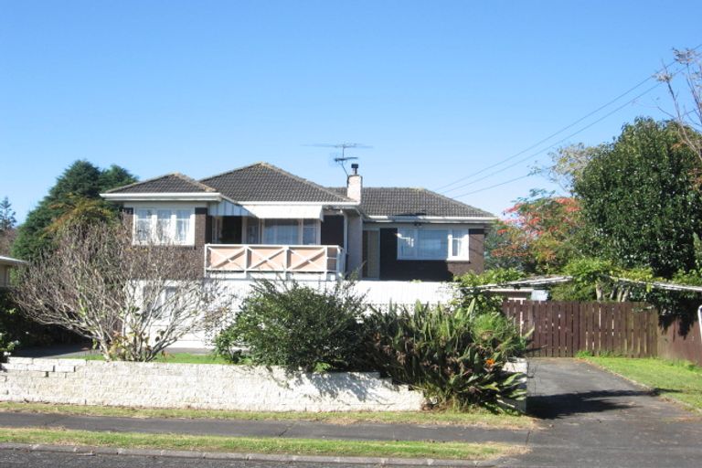 Photo of property in 15 Oxford Road, Manurewa, Auckland, 2102