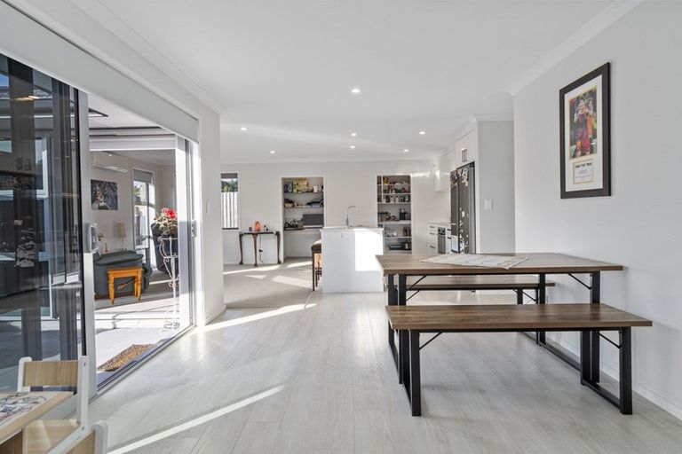 Photo of property in 41 Awataha Crescent, Pyes Pa, Tauranga, 3110