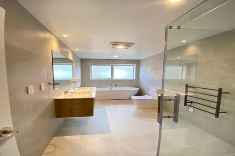 Photo of property in 20 Toanui Road, Hobsonville, Auckland, 0616