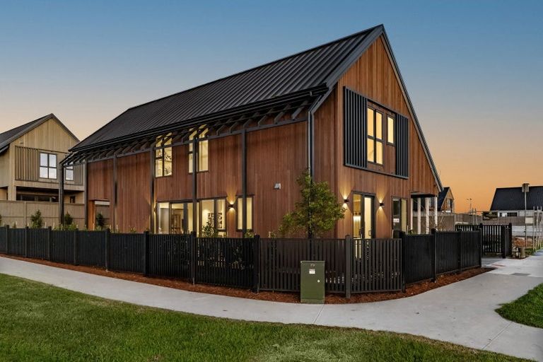 Photo of property in 1 Dorset Down Drive, Karaka, 2580