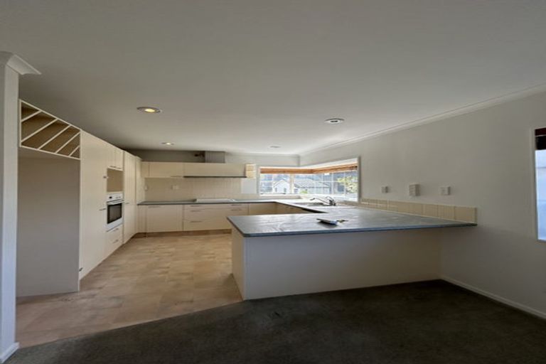 Photo of property in 12 Darimouth Place, Albany, Auckland, 0632
