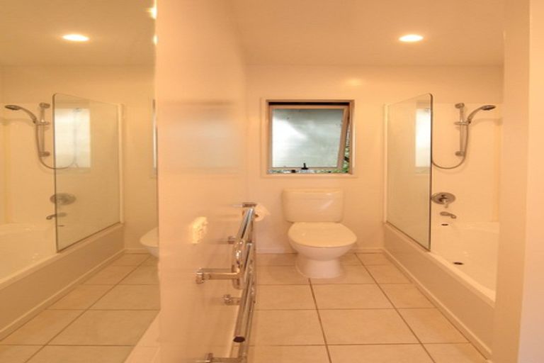 Photo of property in 1/206 Manuka Road, Bayview, Auckland, 0629