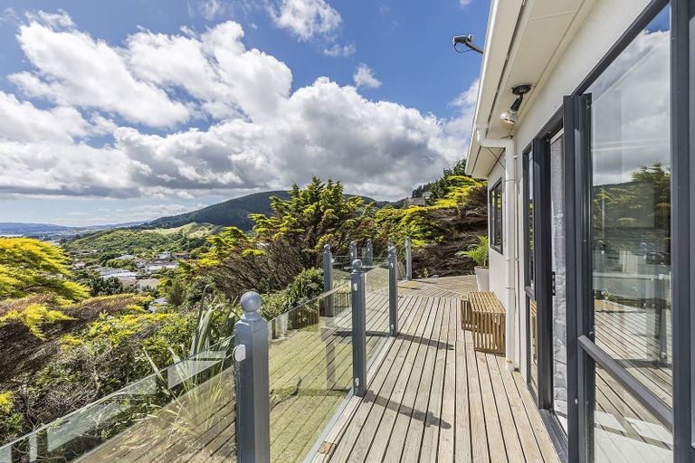 Photo of property in 94 Woodman Drive, Tawa, Wellington, 5028