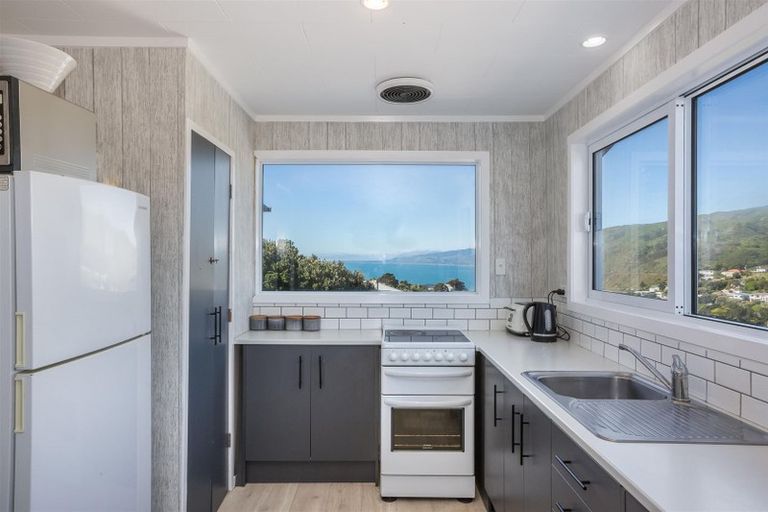 Photo of property in 18 Raroa Place, Pukerua Bay, 5026