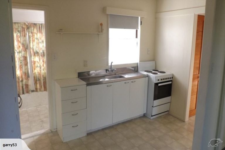 Photo of property in 17 Titirangi Road, New Lynn, Auckland, 0600