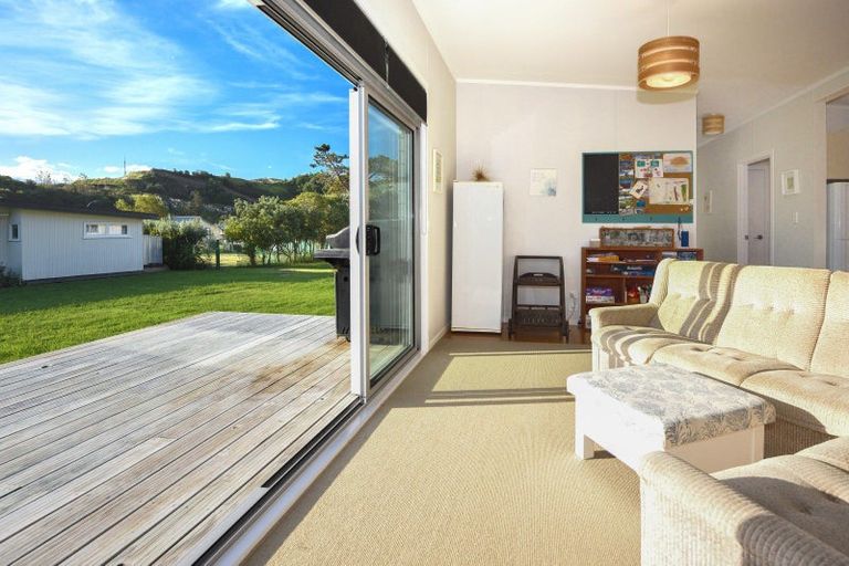 Photo of property in 3 Mahia Heights Drive, Mahia, 4198