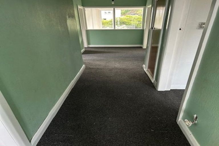 Photo of property in 16 Moffitt Street, Vogeltown, Wellington, 6021